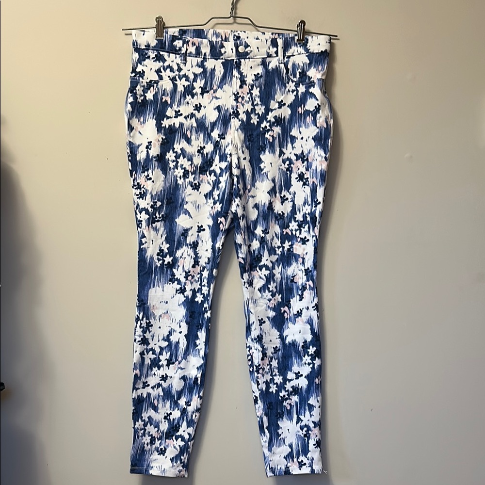 Time and Tru high rise stretch jeggings  in blue and white size XL (16-18) NWT